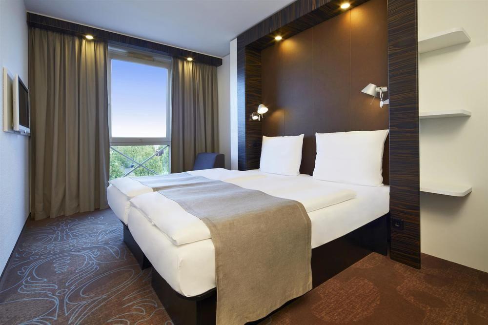 B&B Hotel Muenchen-プッツブルン エクステリア 写真