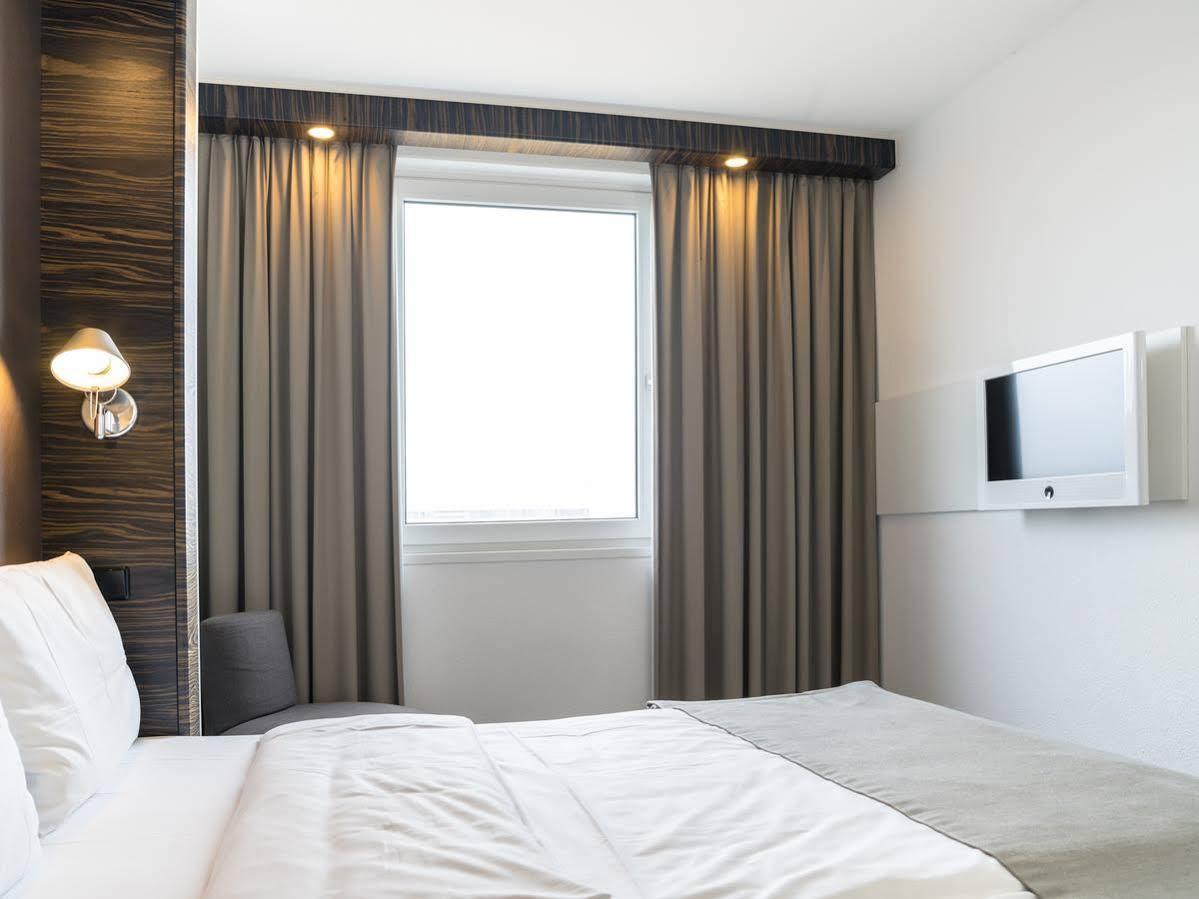 B&B Hotel Muenchen-プッツブルン エクステリア 写真