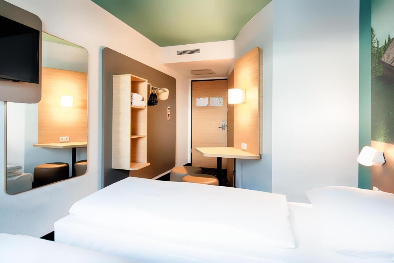 B&B Hotel Muenchen-プッツブルン エクステリア 写真