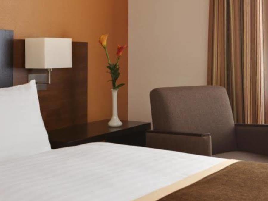 B&B Hotel Muenchen-プッツブルン エクステリア 写真